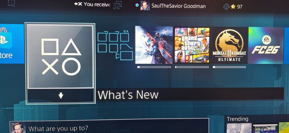 Vand ps 4 2 controale jocuri sunt in poze si pret:1100 lei