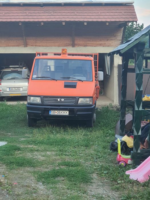 Vând iveco stare de funcționare bună, fără rugina la șasiu la caroserie