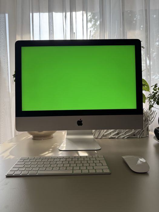 iMac 21.5" Retina 4K 2019 — i5 3 GHz, Radeon Pro 560X, 1TB Fusion Drive