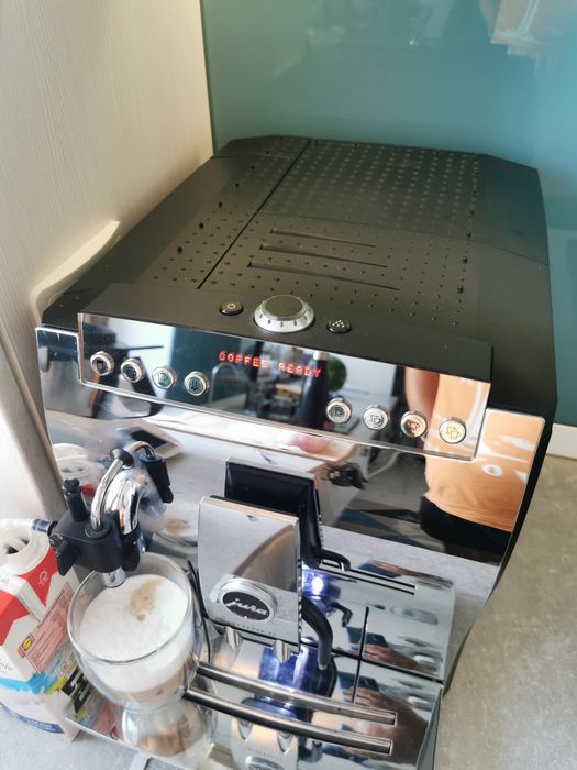 Espresor/ espresorul/ expresor automat Jura impressa Z5 full Chrome