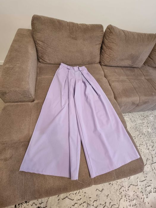 Pantaloni largi mov
