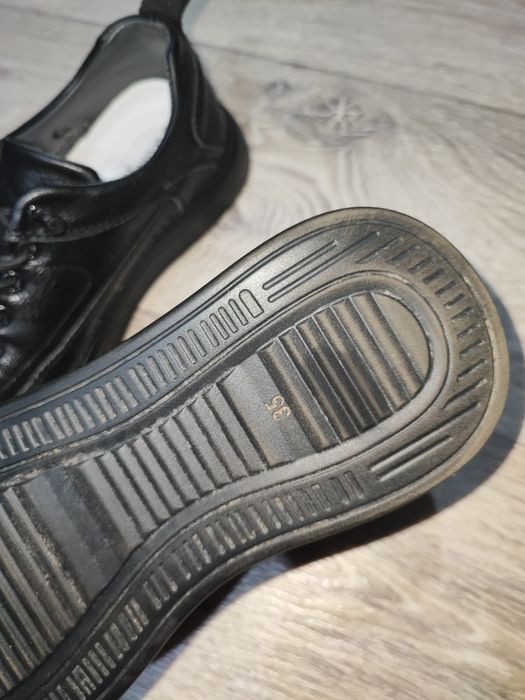 Продам ботинки на мальчика