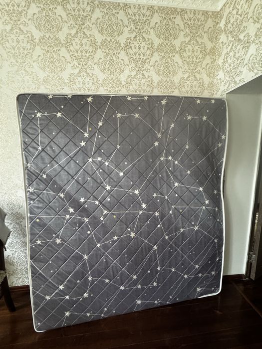 Матрас в хорошем состоянии