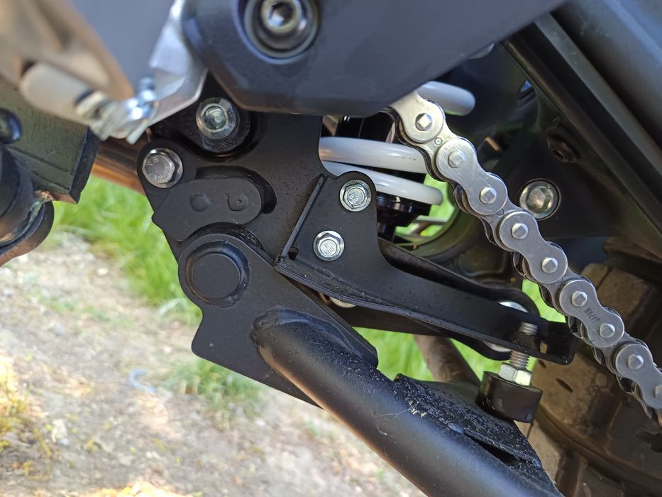 Vând cric central CF Moto MT 450