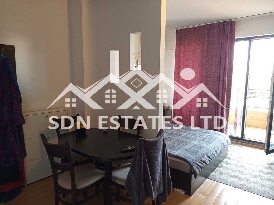 Продава се напълно обзаведено студио в идеалния център на Казанлък