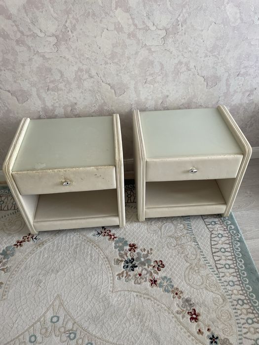 Тумба прикроватная