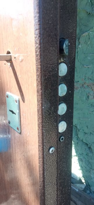 Дверь железная входная