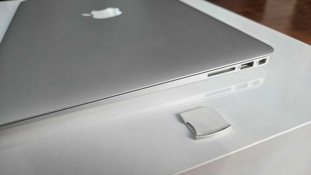 MacBook Air 13" 2017 (A1466) | 8GB RAM | 512GB SSD | macOS Monterey