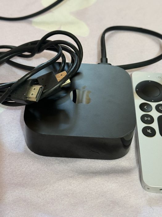Apple tv + telecomanda + cablu hdmi