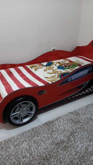 Легло - кола много  запазено