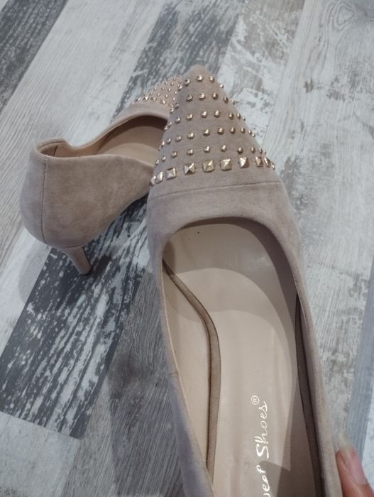 Нови дамски обувки с ток