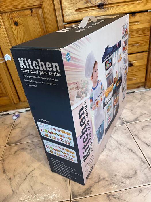 Нова детска кухня с течаща вода, светлини и звуци