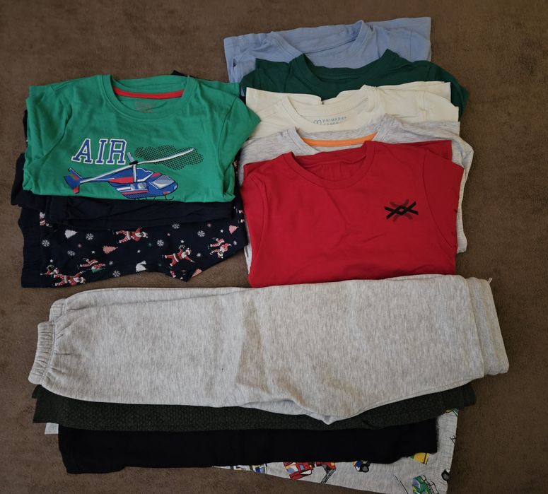 Голям лот от дрехи