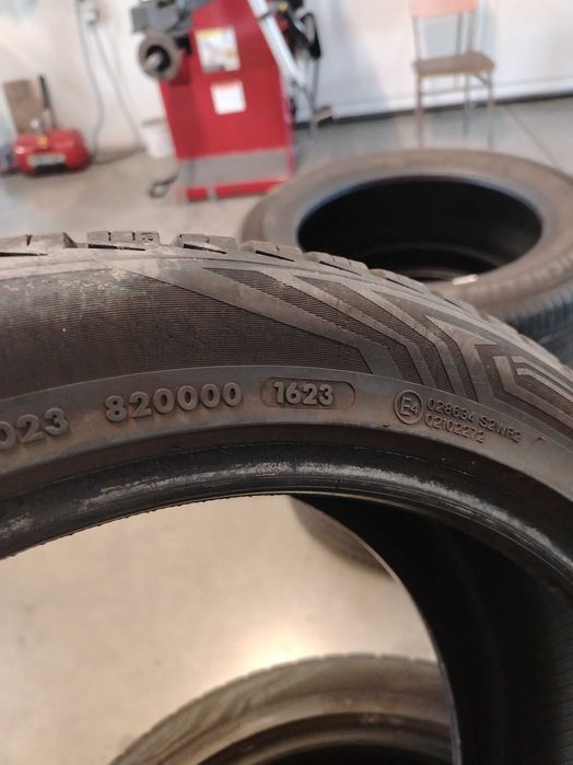 2бр.зимни гуми 225/45/19 Vredestein