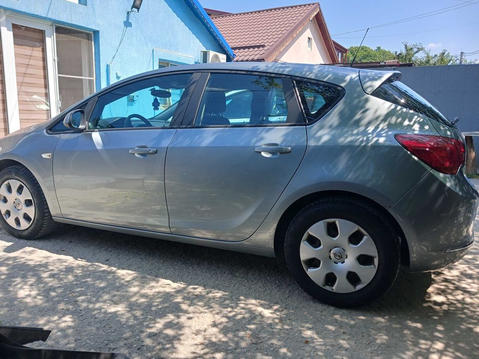 OPEL Astra 2014