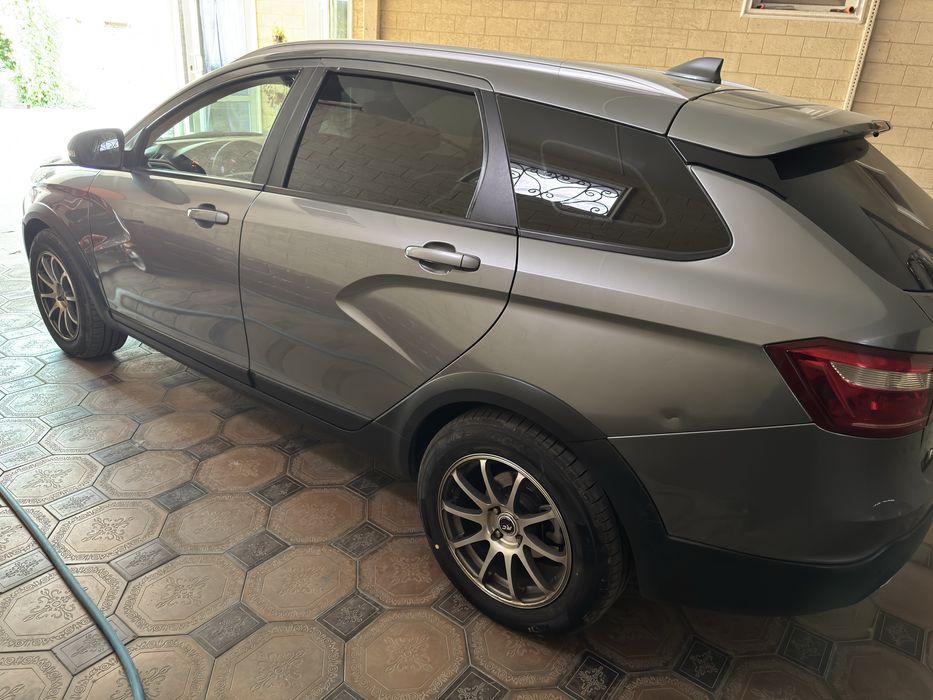 Срочно продается Лада Веста Св Кросс