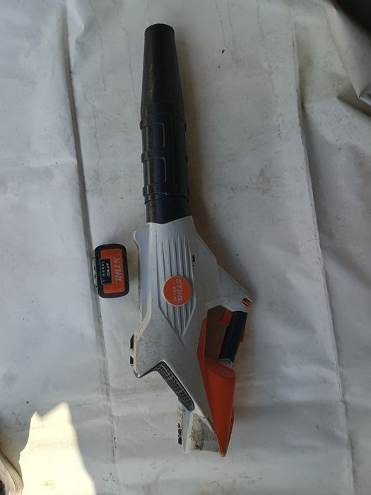 Suflanta stihl bga 86 + baterie ap300