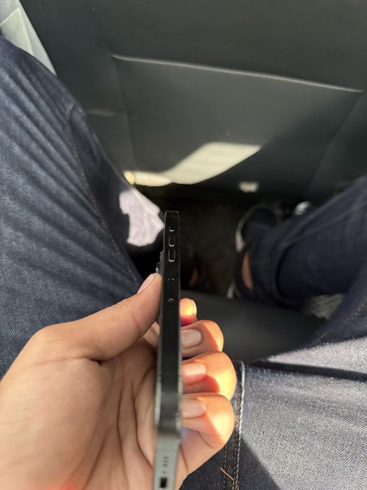 Iphone 15 pro продается срочно !!!