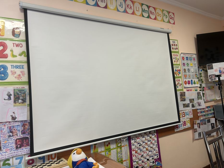 Продам Экран дл проектора