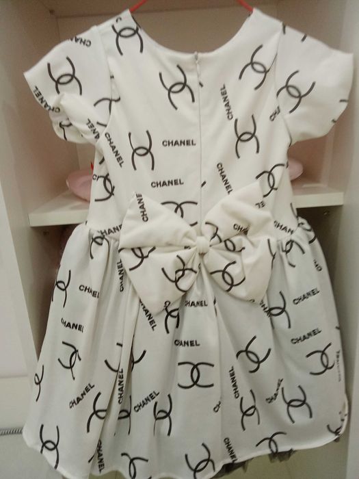 Рокля Shanel 5 г.- 30 лв.