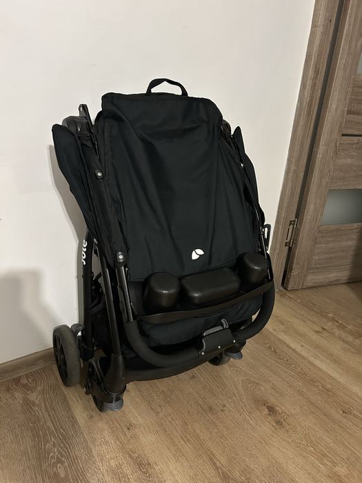 Детская коляска Joie Muze