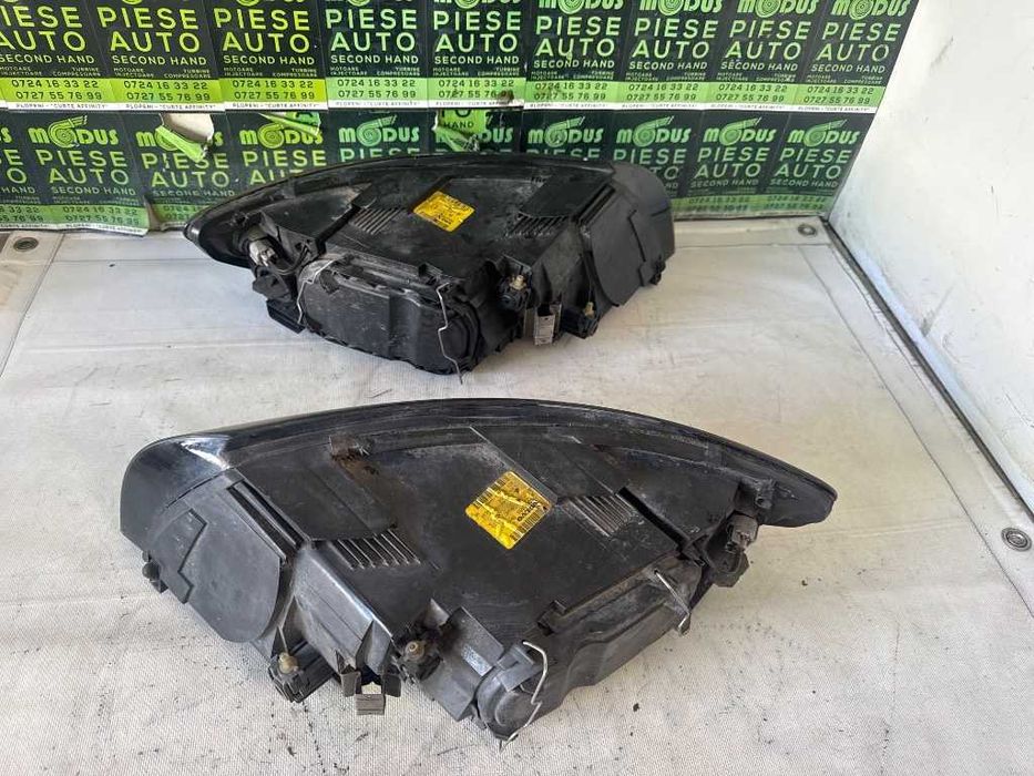 Faruri Volvo S40 2004-2012 far dreapta 30698886 far stanga 30698885