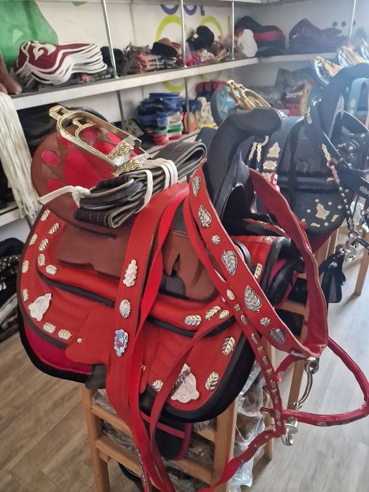 Седло в ташкент есть всё асортимент для лошада