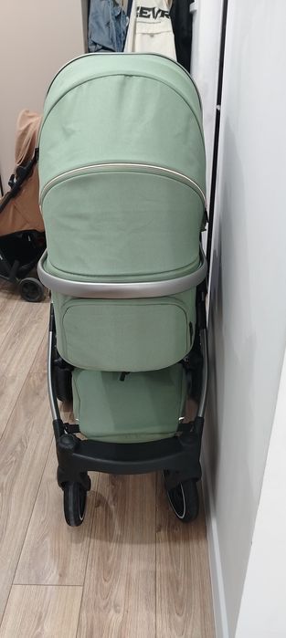 Продам коляску для новорожденного