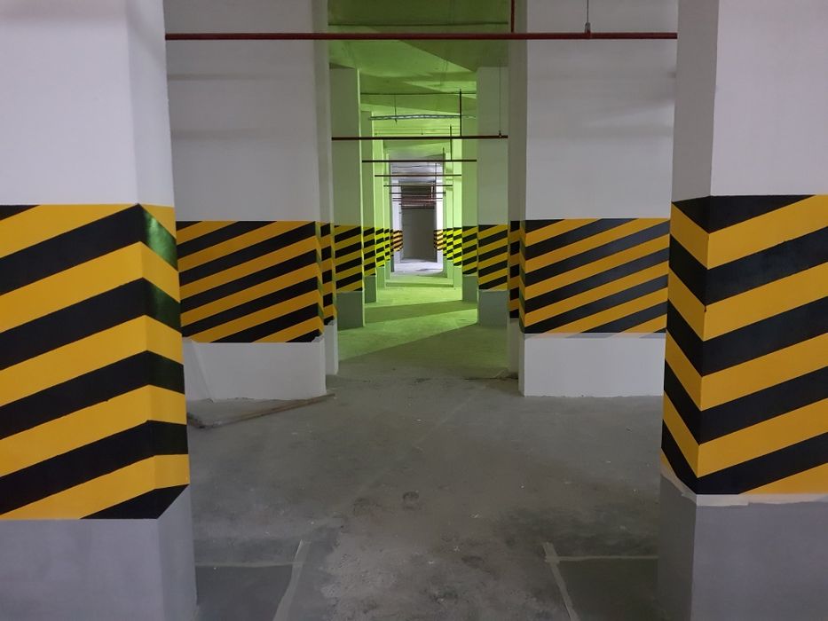 Разметка в паркингах, складах.