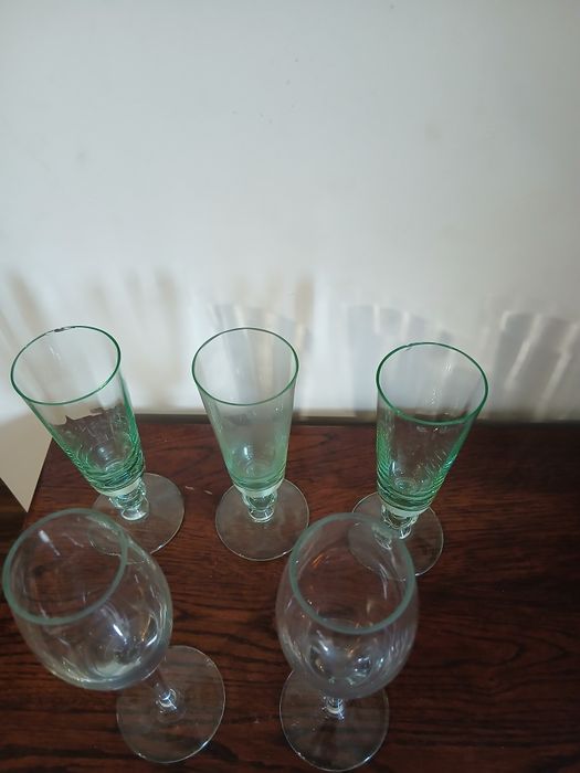 Vand 5 pahare vintage anii 80 stare perfecta