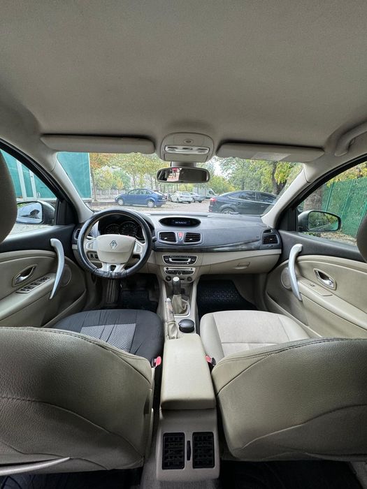 Vând Renault Fluence