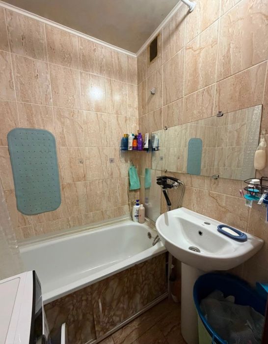 Продам 2 ком квартиру район 8 школы