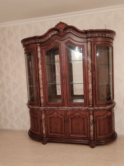 Продается сервант
