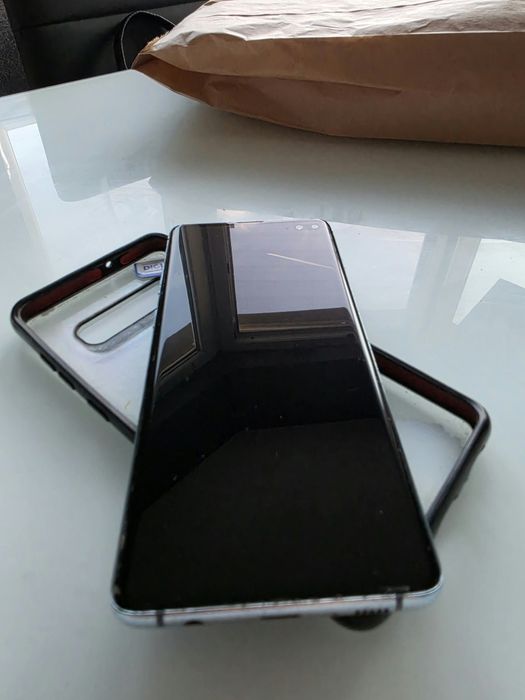 Samsung galaxy S10+ plus blue