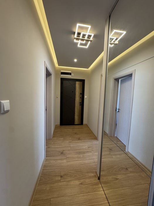 Продава тристаен апартамент гр. Казанлък