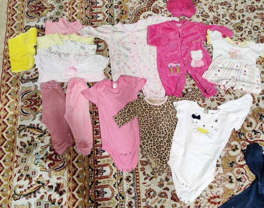 Пакет одежды на маленькую девочку