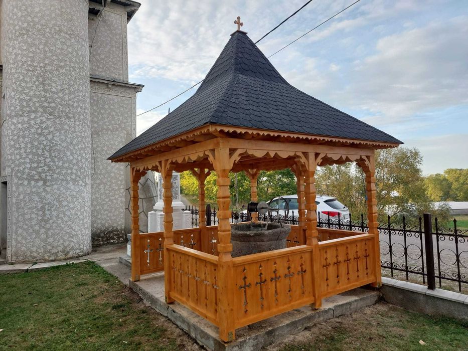 Fantana rustica din lemn masiv