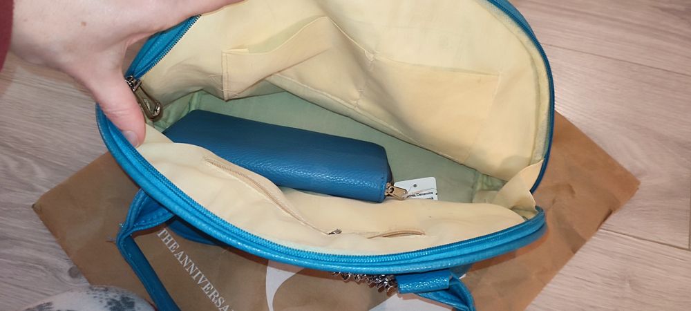 Gentuta de mana albastru turcoaz, portofel cadou