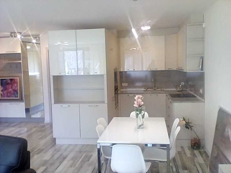 Дава се под наем Тристаен апартамент в София, Зона Б-18 - 120 кв.м за 1800 € - Снимка #7