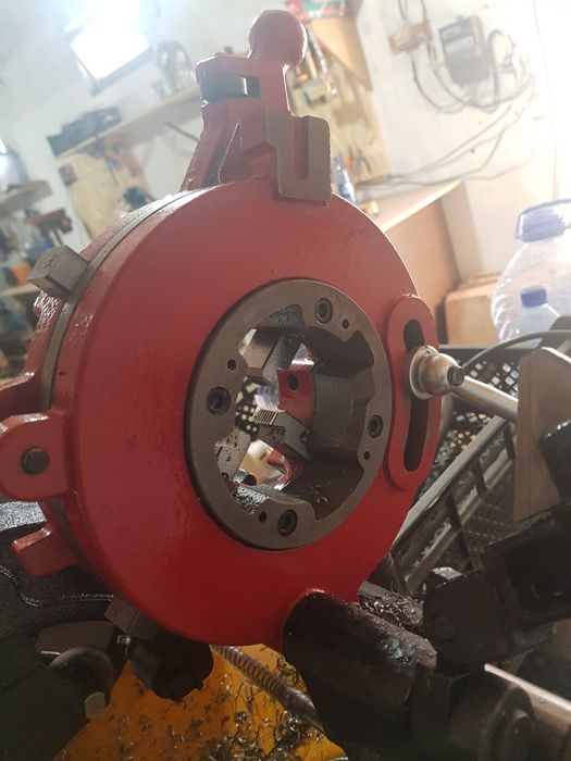 Зажим для резцов резьбонарезного станка