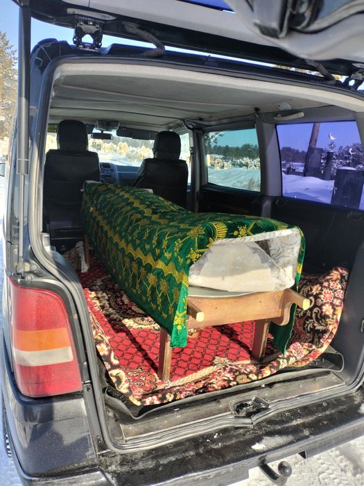 Услуги катафалка Мерседес Вито