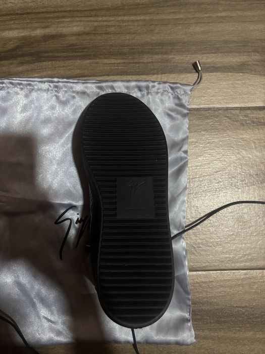 Мъжки обувки Guiseppe Zanotti 41 номер