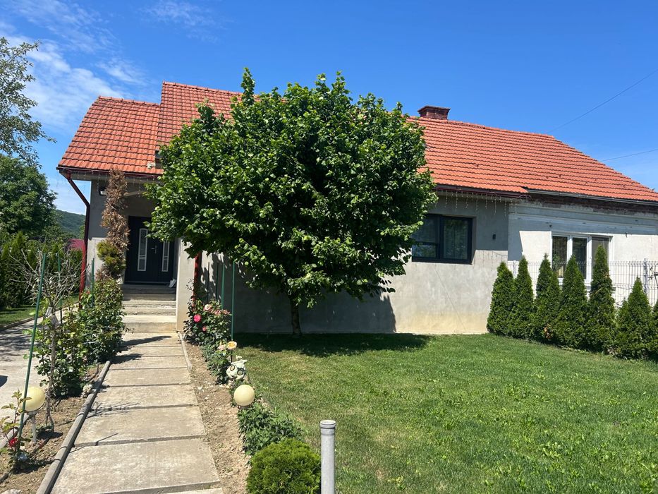 Vand casă situată in Dej 3 camere, 150 mp