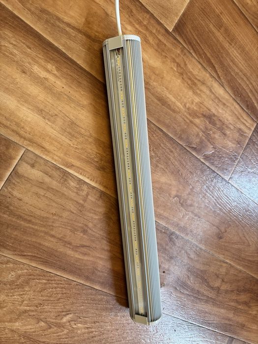 Продам лампу для цветов