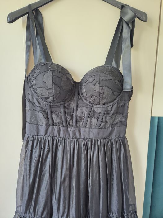 Дънкова рокля  и Черна спортно- елегантна рокля