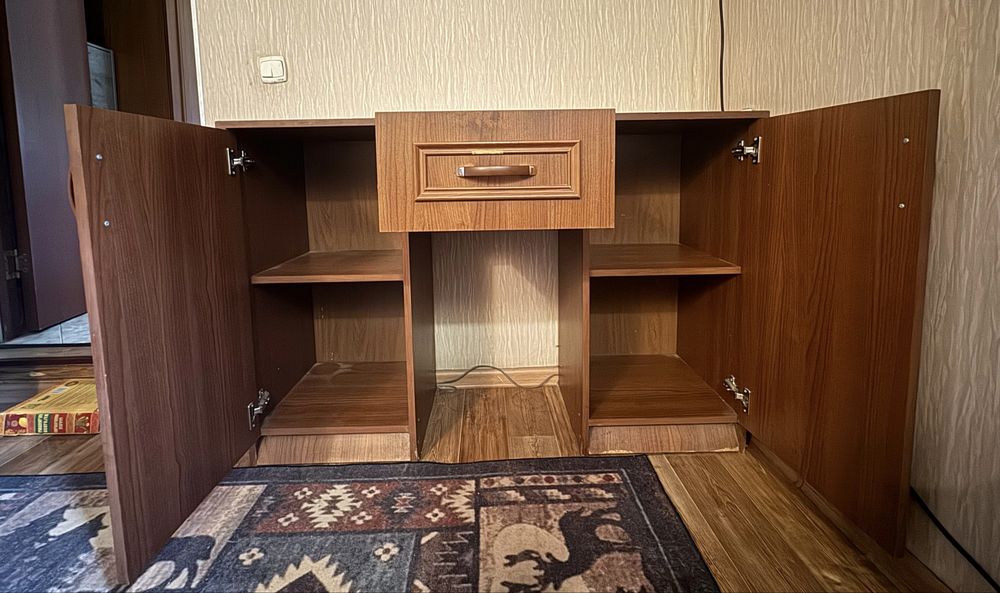 Продам Шкаф-комод