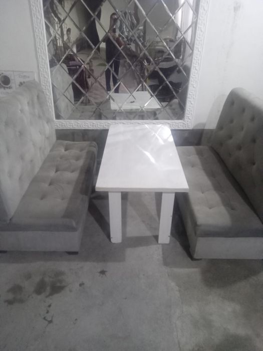 Oshxona va kafe uchun mebel srochna sotiladi
