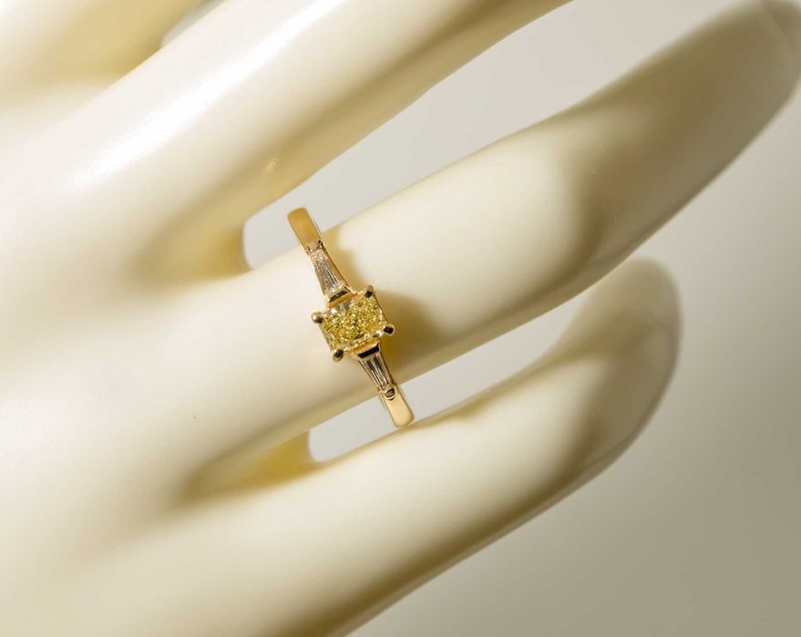 Пръстен с жълт диамант – ръчна изработка от 14K злато