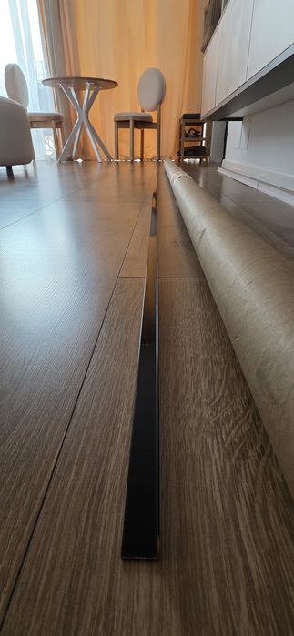 Cornier aluminiu, 16 x 16 x 1 mm, L = 2.6 m, negru. Bonus cornier PVC!