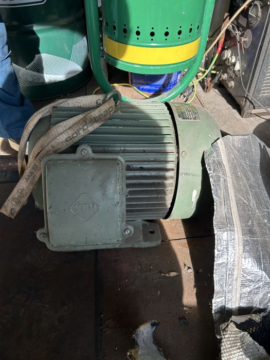 Редукторен двигател с три скорости